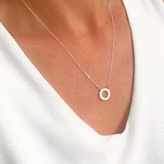 collier petite medaille soleil