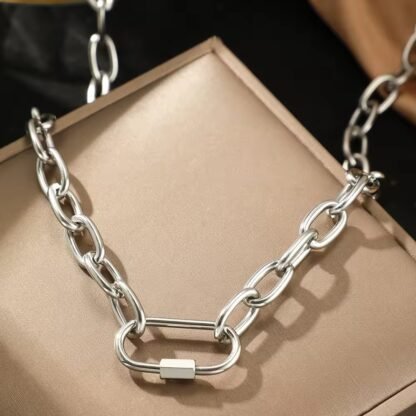 collier ras du cou original avec chaine gros maillon