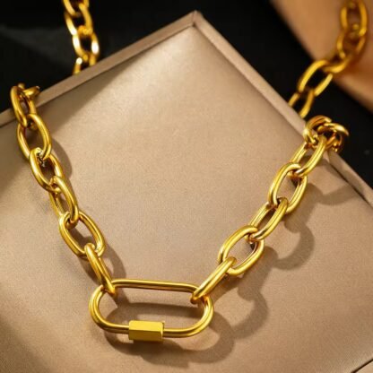 collier ras du cou original avec chaine gros maillon