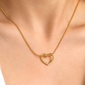 collier avec coeur en acier inoxydable