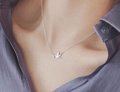 collier court argent tendance