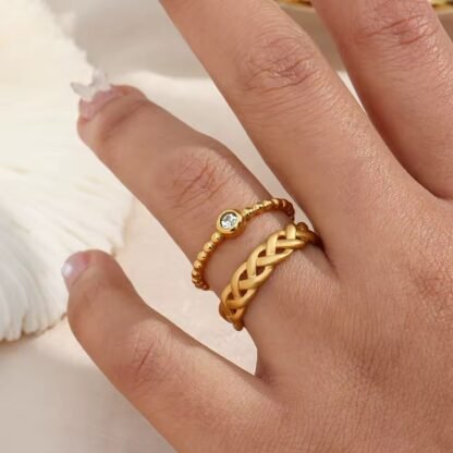 bague fine tendance avec pierre oxyde zirconium blanc