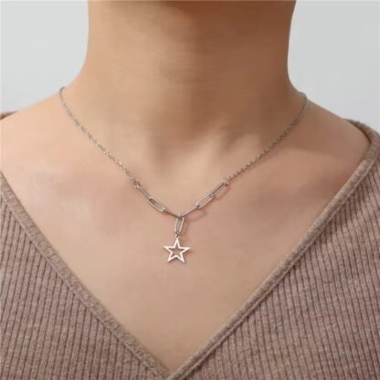 collier avec etoile acier inoxydable