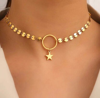 Collier ras du cou femme tendance 2024