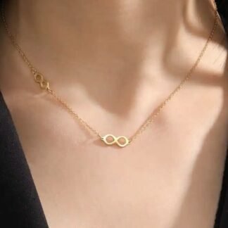 collier chaine fine avec deux pendentifs en forme d infini