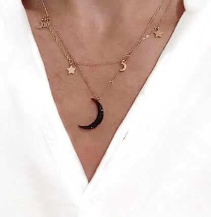 collier original avec pendentif lune noire