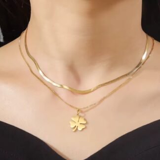 collier avec trefle pour femme