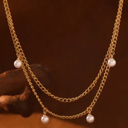 collier multirang avec perles fantaisie blanches