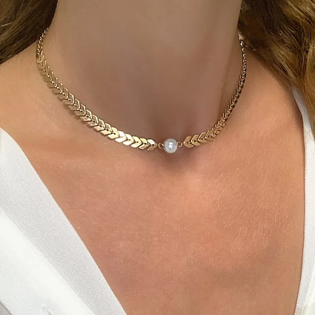 collier ras du cou avec perle